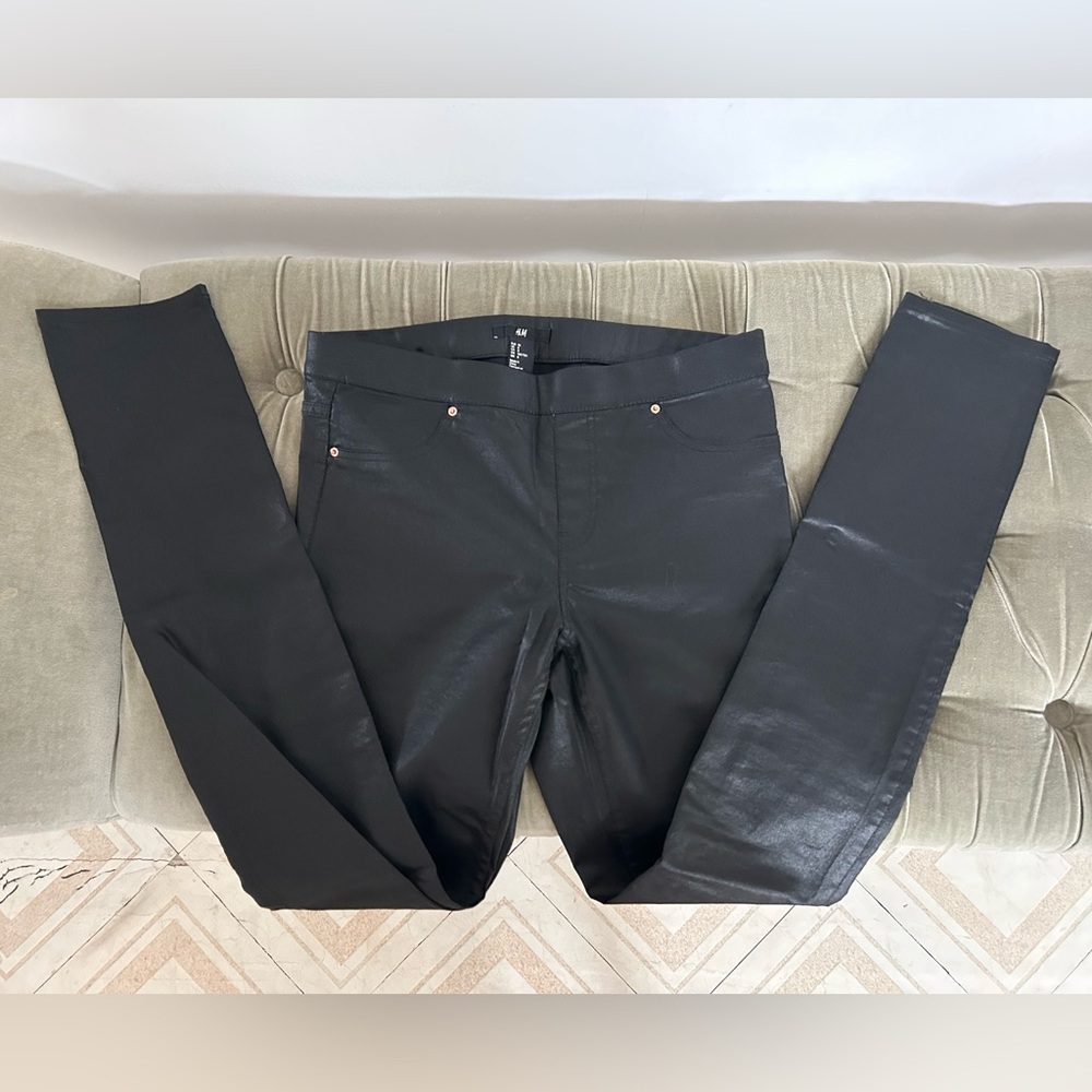 H&M Black Leggings Jeggings Size 6 Stretch Shiny Leather Look Skinny Rivets NWOT